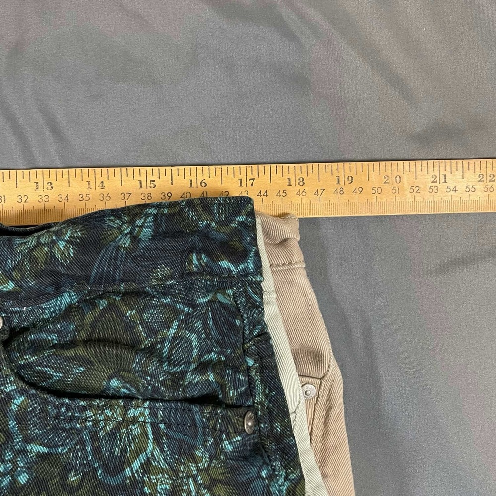 Lot of 3 Gloria Vanderbilt Amanda Jeans Size 16 Khaki Tan, Light Sage, Floral - Picture 3 of 10